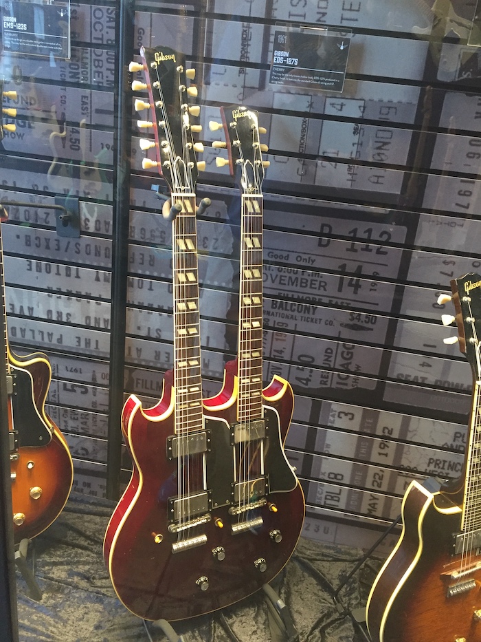 Guitare électrique Gibson · Visitmuseum · Catalonia museums